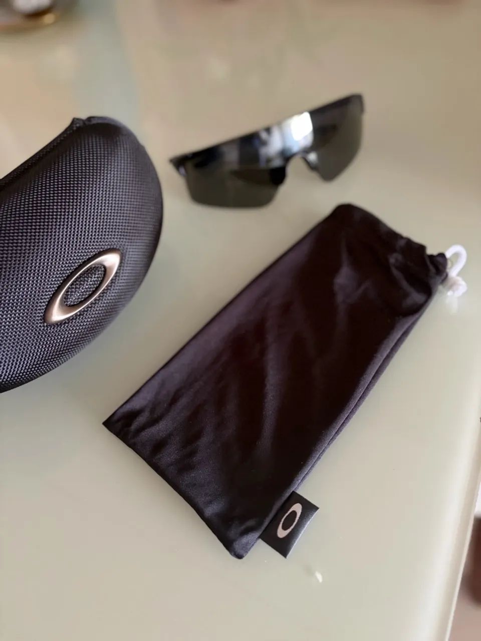 óculos de sol oakley modelo evzero blades - preto