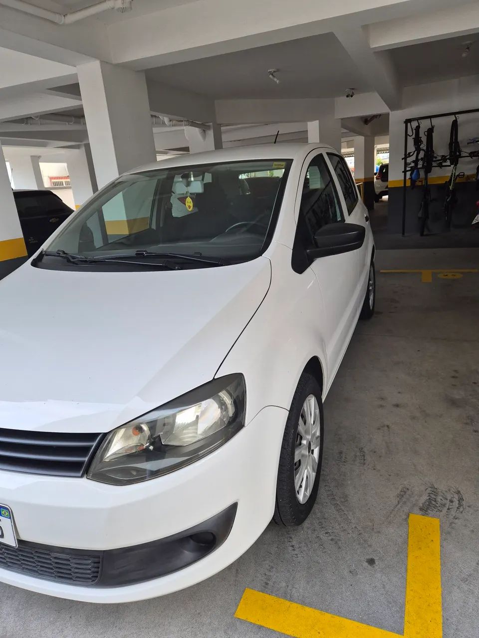 Volkswagen Fox 1.0 MI Total Flex 8V 5P 2014 - Foto 2