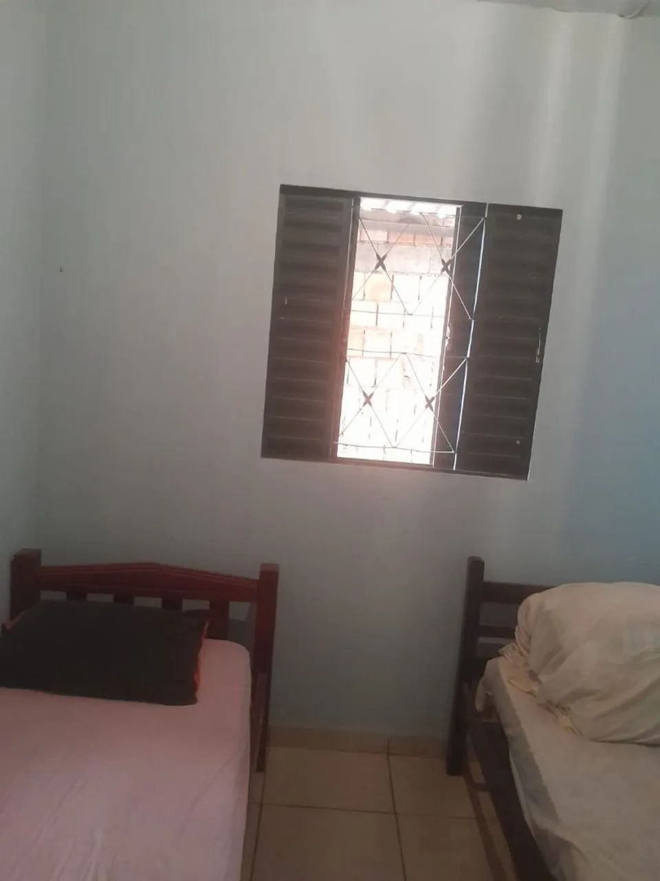 Vendo casa com 4 quartos, 2 banheiros,sala,cozinha!  - Foto 2