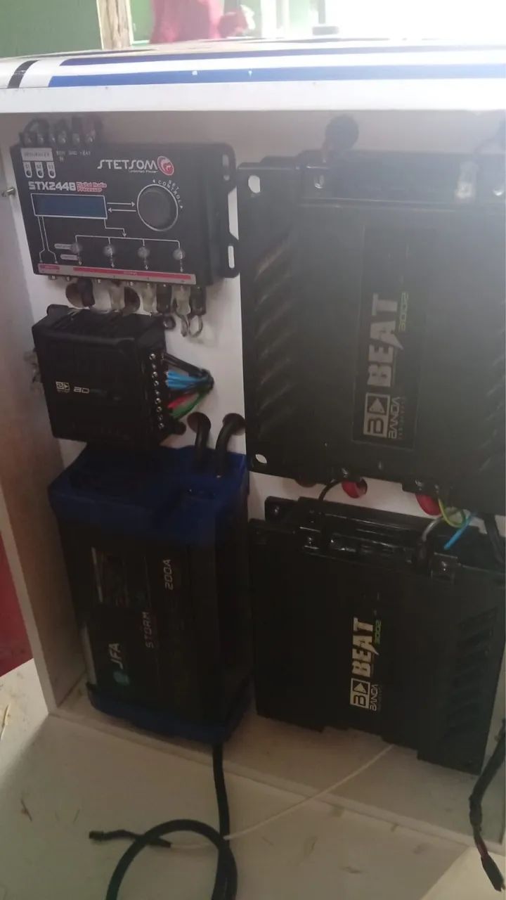 Vende -se caixa bob