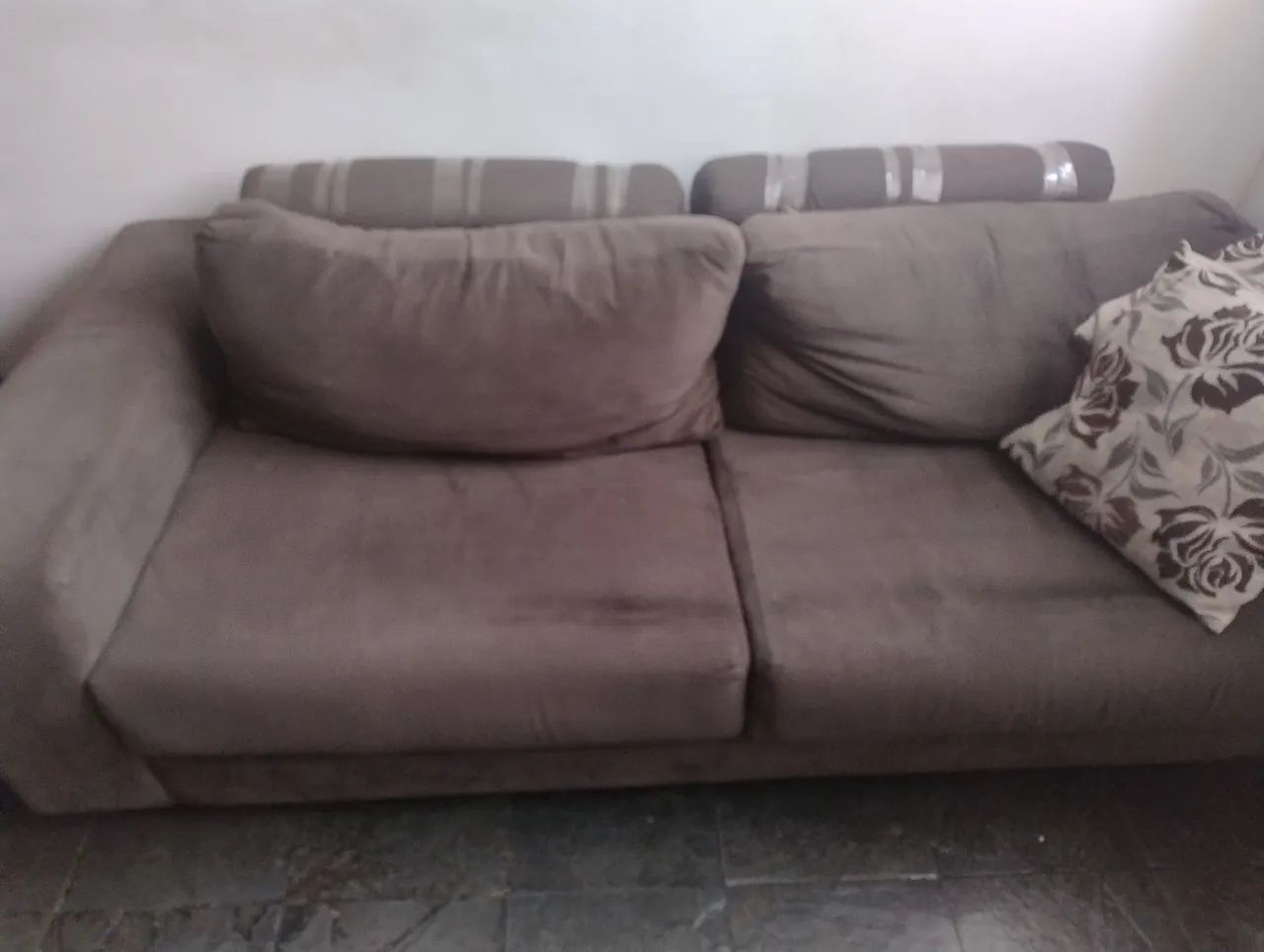 Sofá tecido 2 lugares 