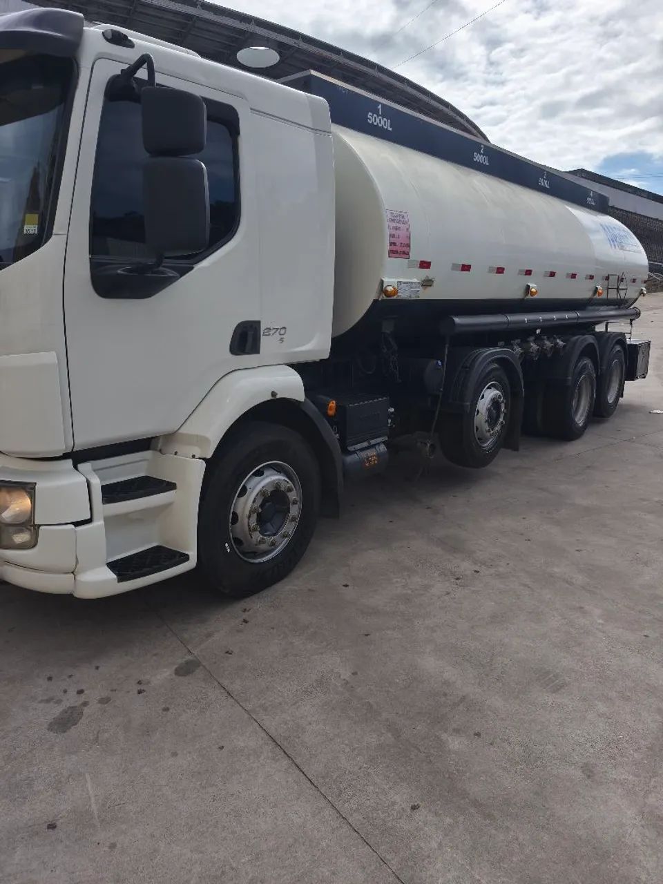 Volvo vm 270 bi truck tanque - Foto 3