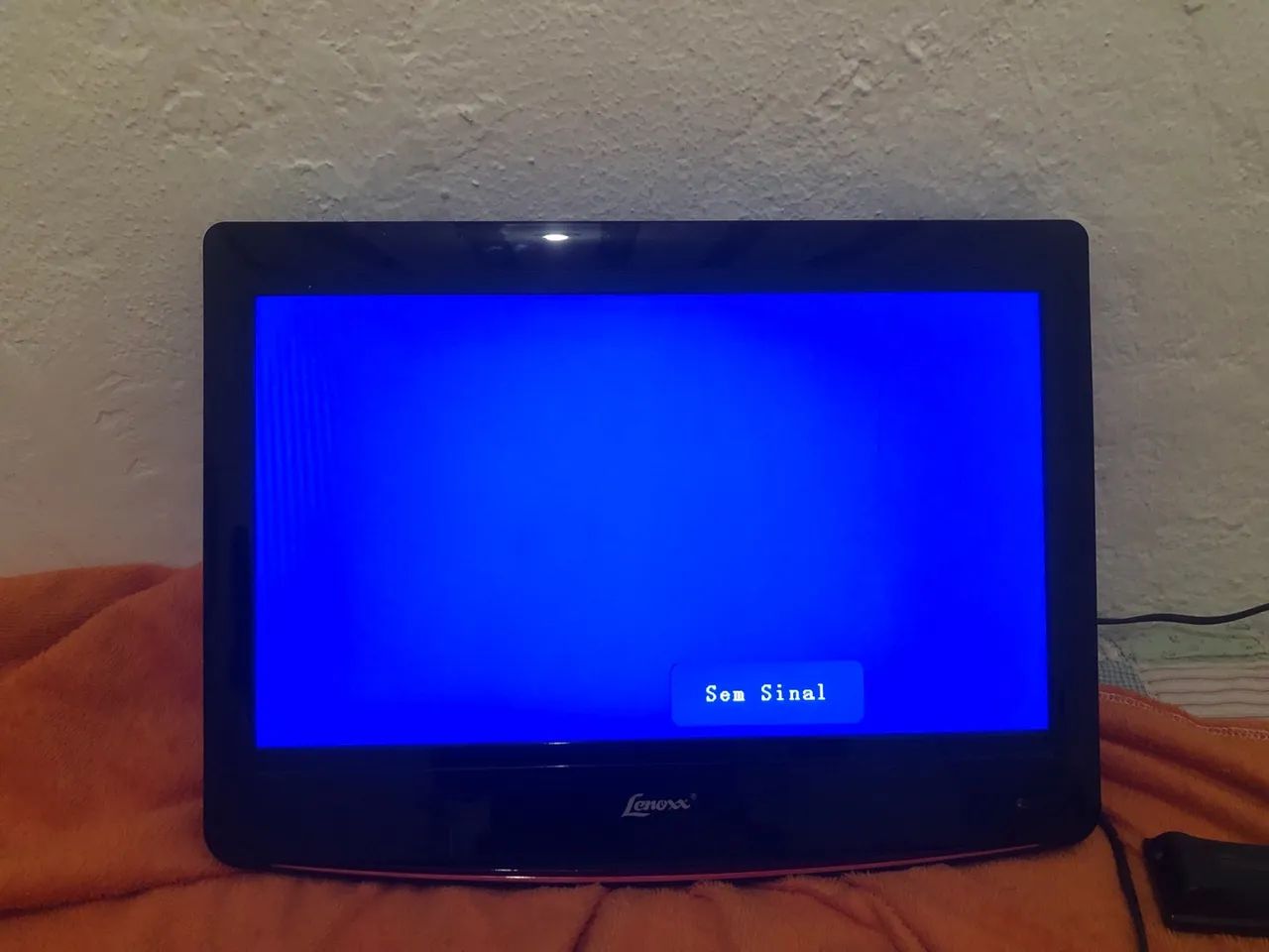 Tv de led 19 polegadas funcionando perfeitamente necessário conversor
