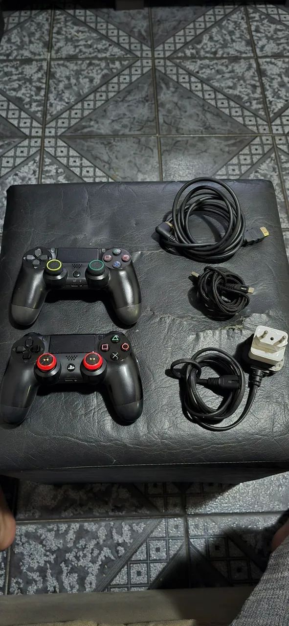 Ps4 com Fifa 26 + 1 jogo - Foto 5
