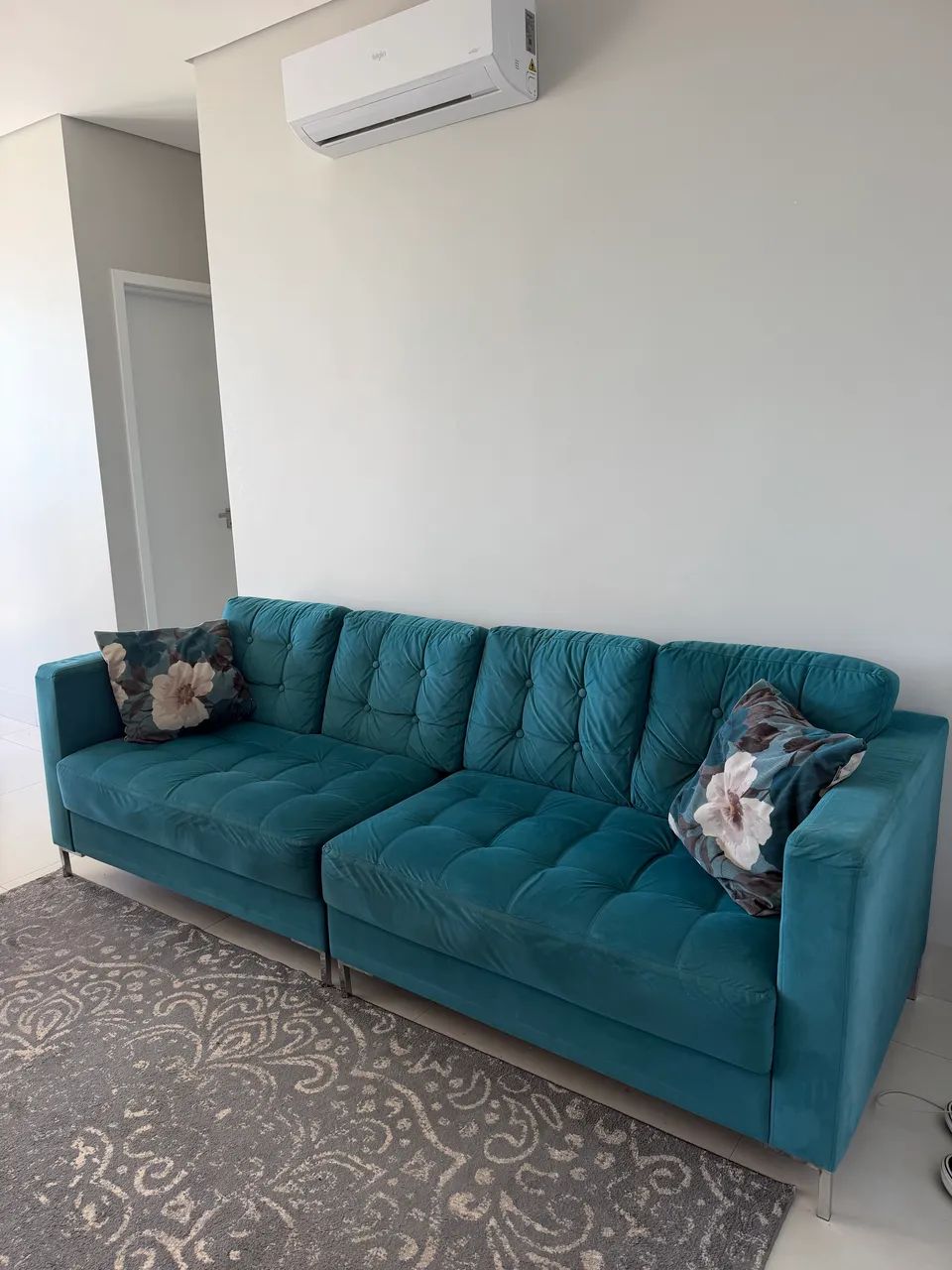 Sofá 4 lugares