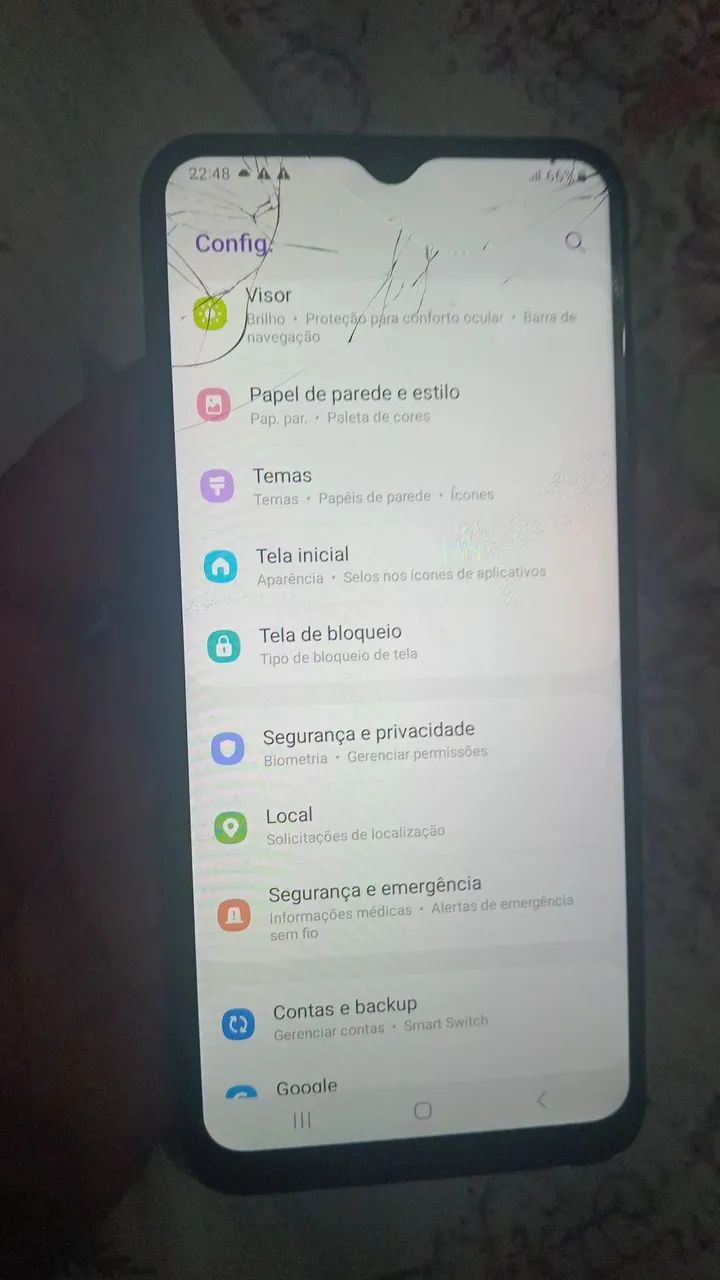 Celula ta com  trincado  mais nao trava e vou vende co carregado - Foto 2