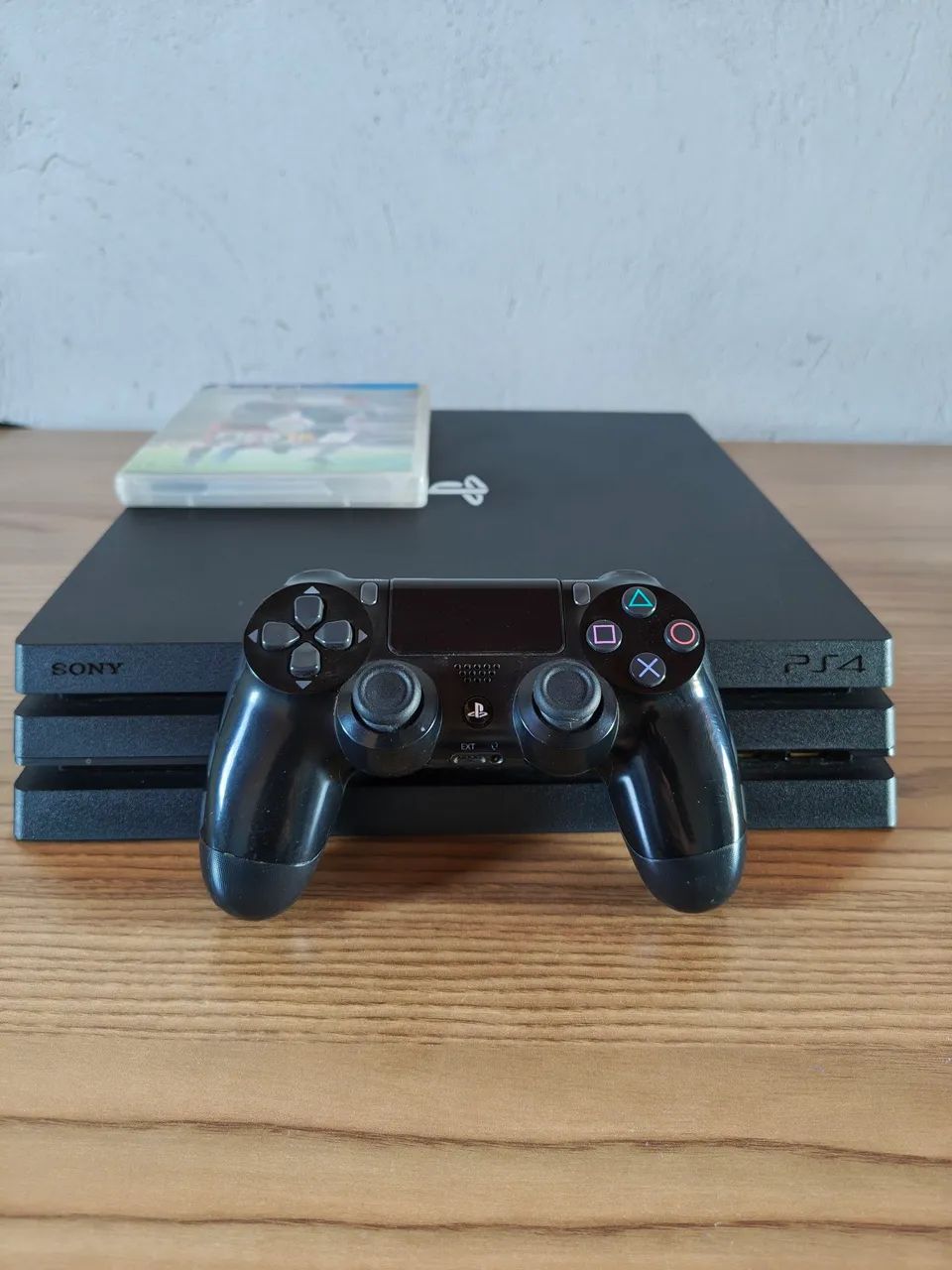 Ps4 pro 1TB 2 controles 
