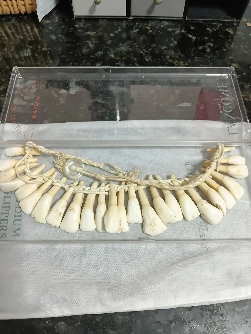Colar de dente de animal  - Foto 2