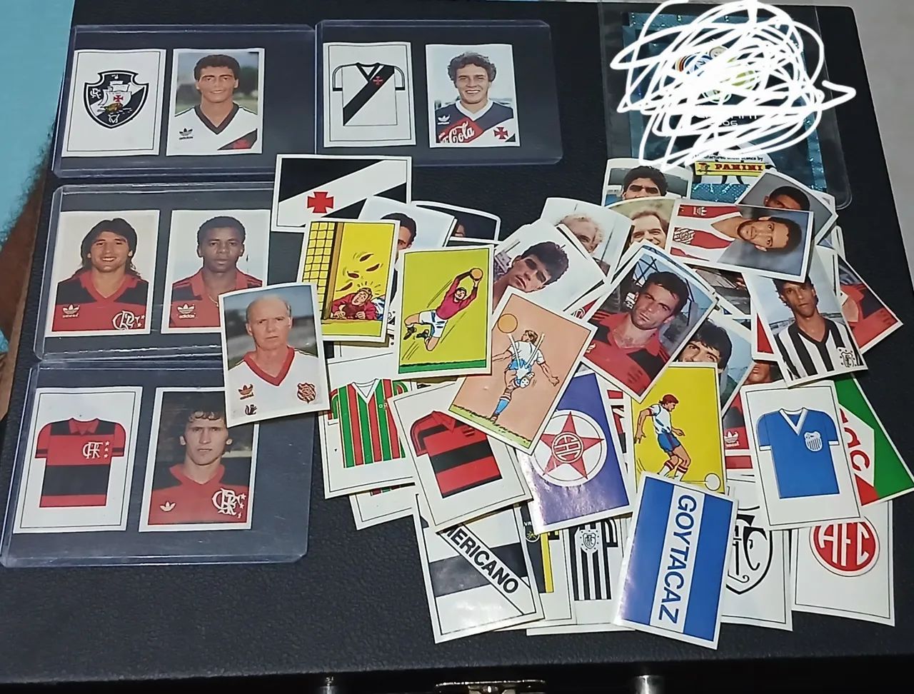 Lote de figurinhas 