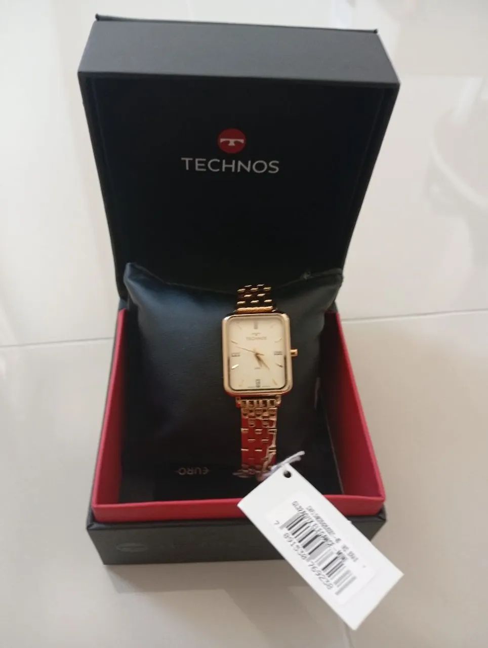 Relógio dourado Technos feminino 