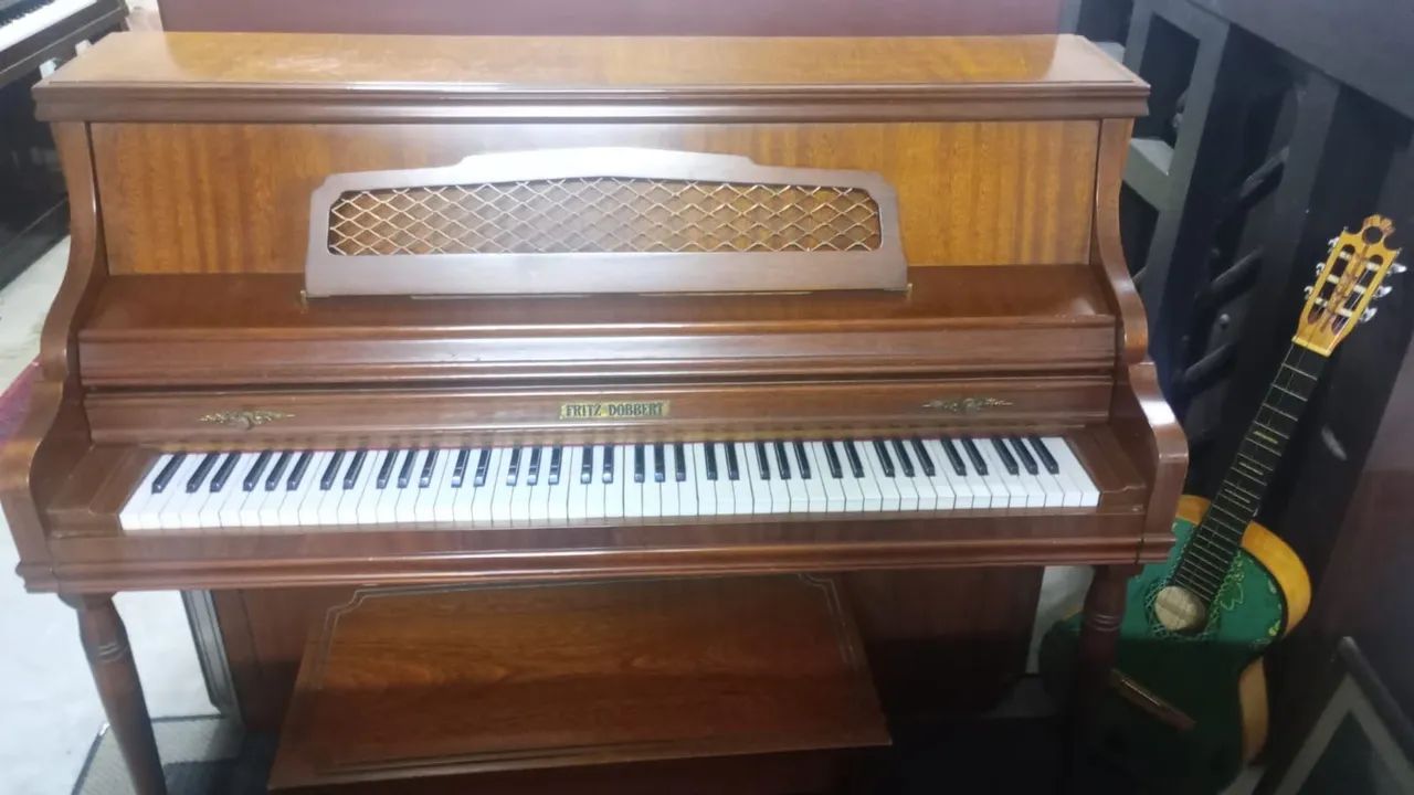 Piano seminovo Fritz Dobbert 126 preto  clássico  ou Fritz colonial, escolha  - Foto 3