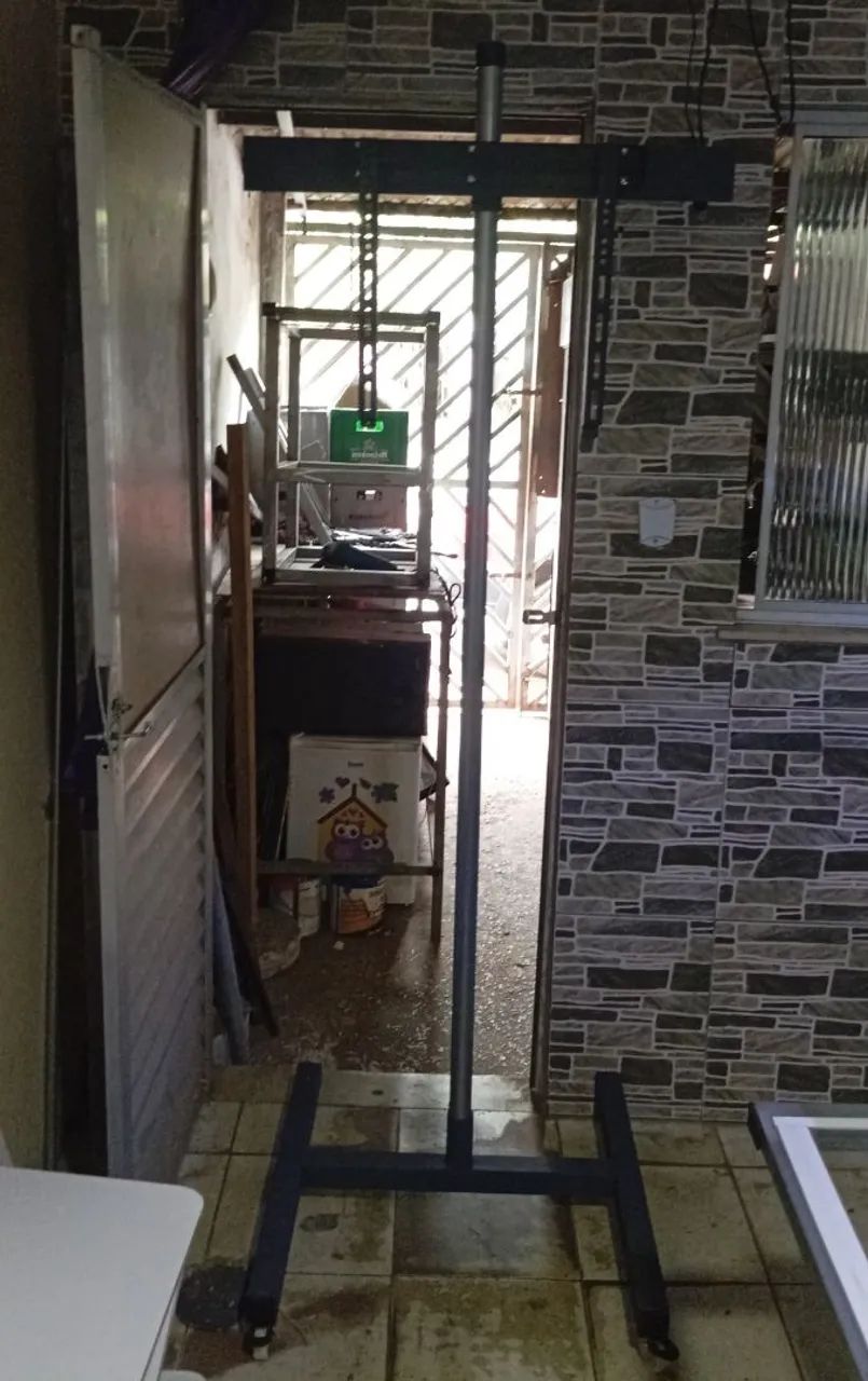 SUPORTE PARA TV MODELO PEDESTAL REGULÁVEL DE 14 A 60 POLEGADAS 