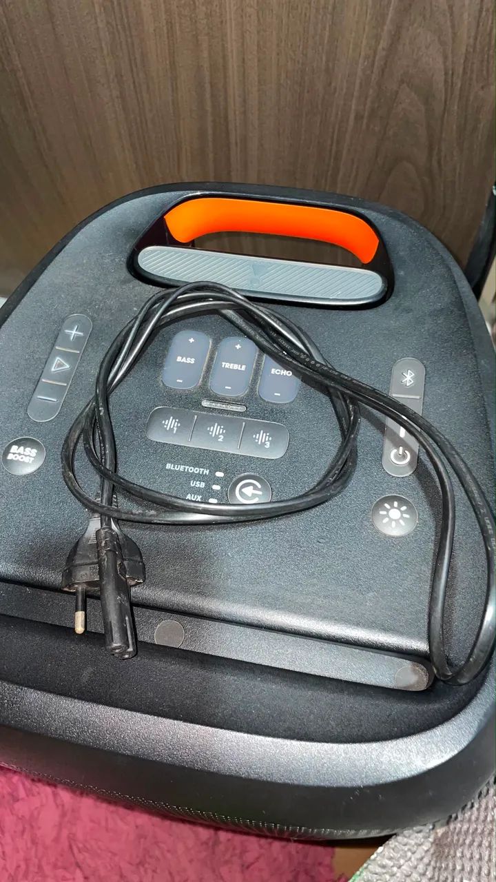 JBL PartyBox 310 ( com microfones ) - Foto 4