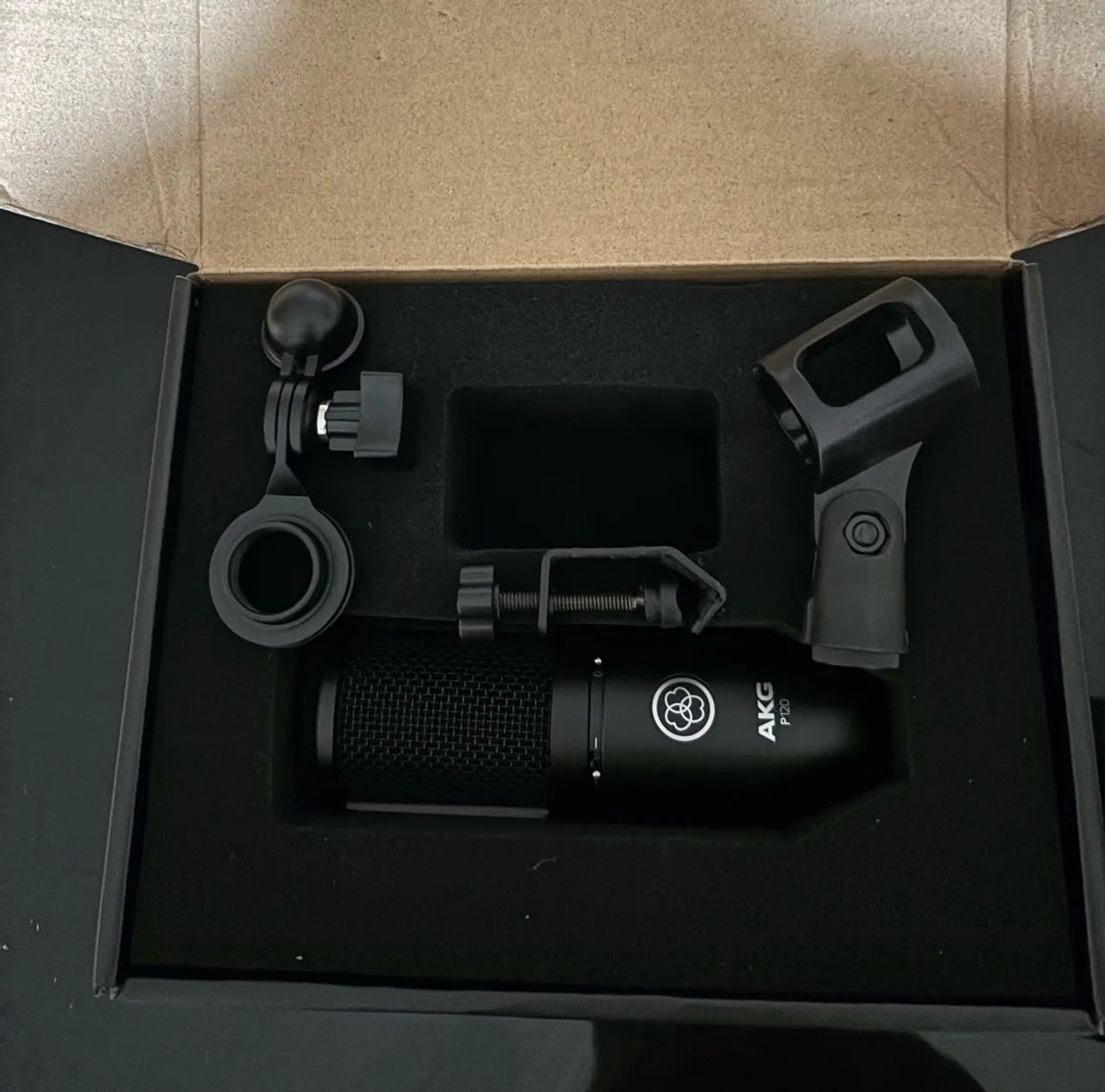 Microfone condensador AKG P120 - Foto 2