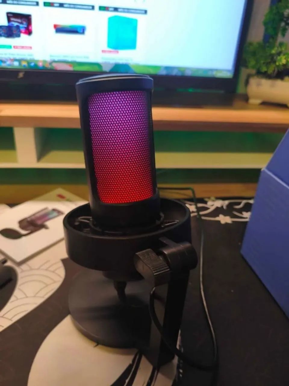 microfone403953832491765764