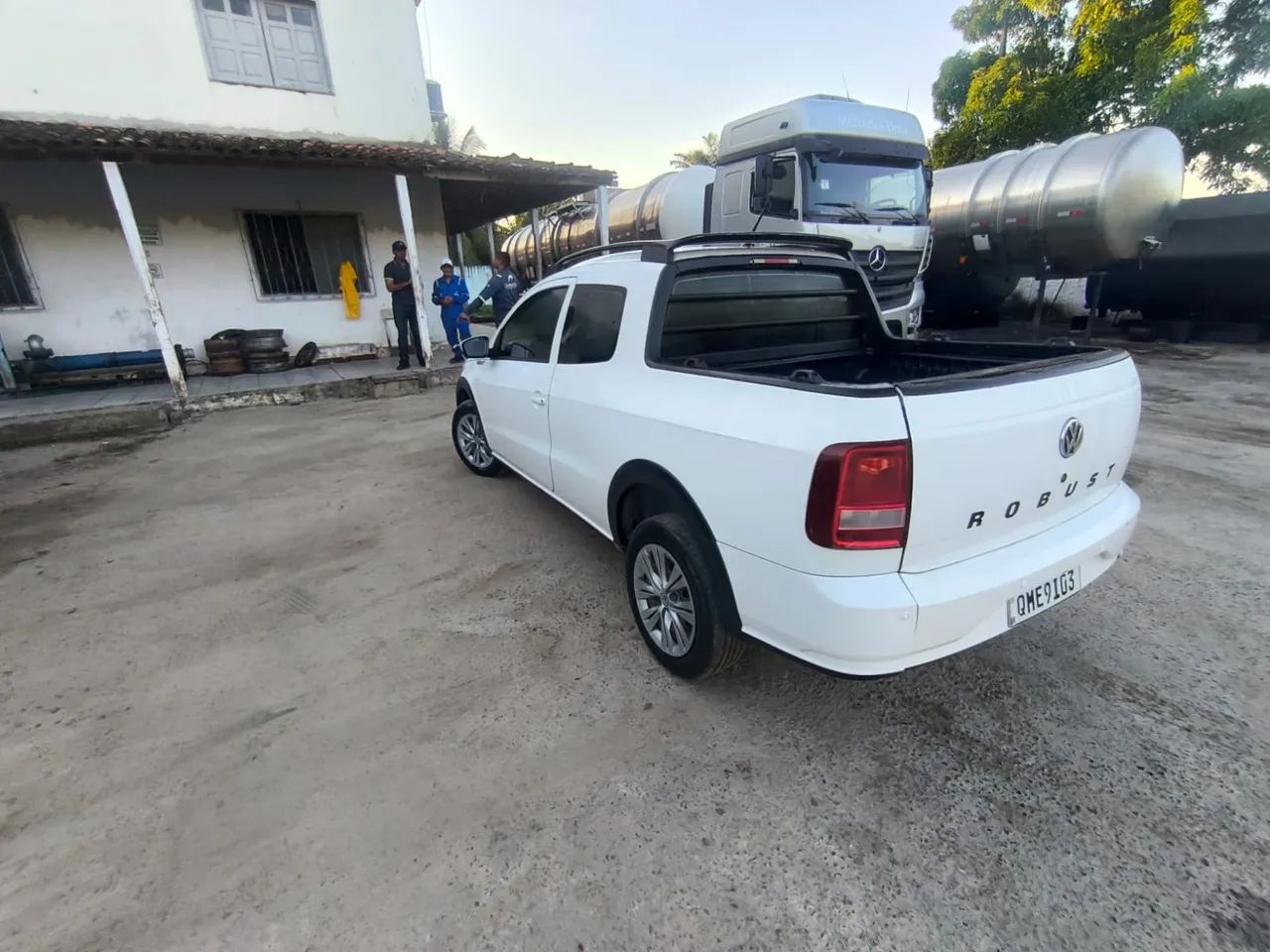 Volkswagen Saveiro Robust 1.6 Total Flex 8V CD 2019 - Foto 3