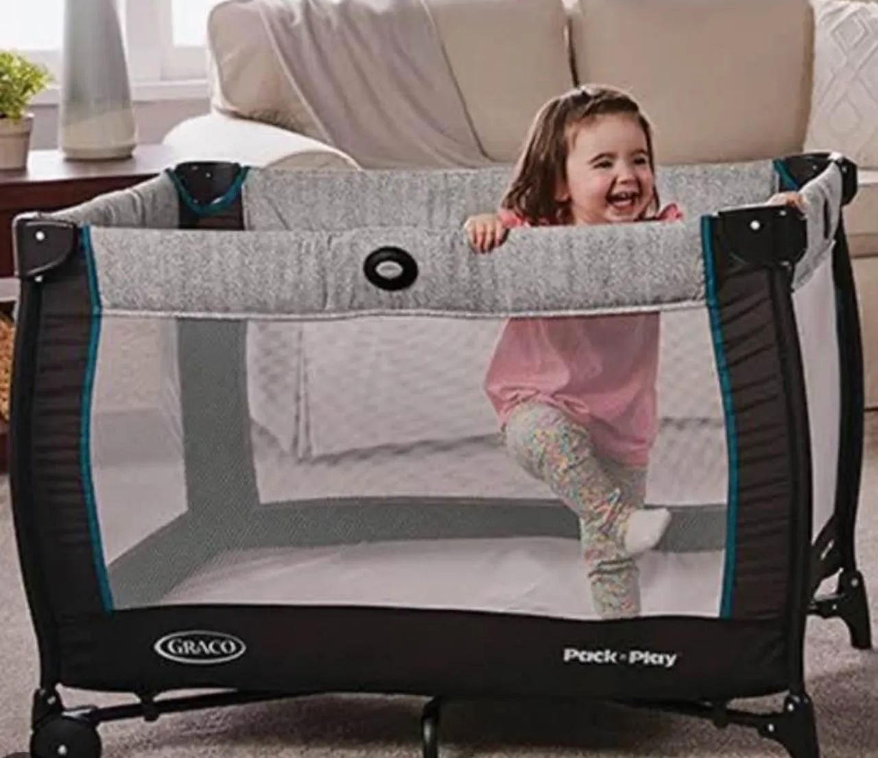 Berço portátil 2 em 1 rosa da Graco - Foto 2