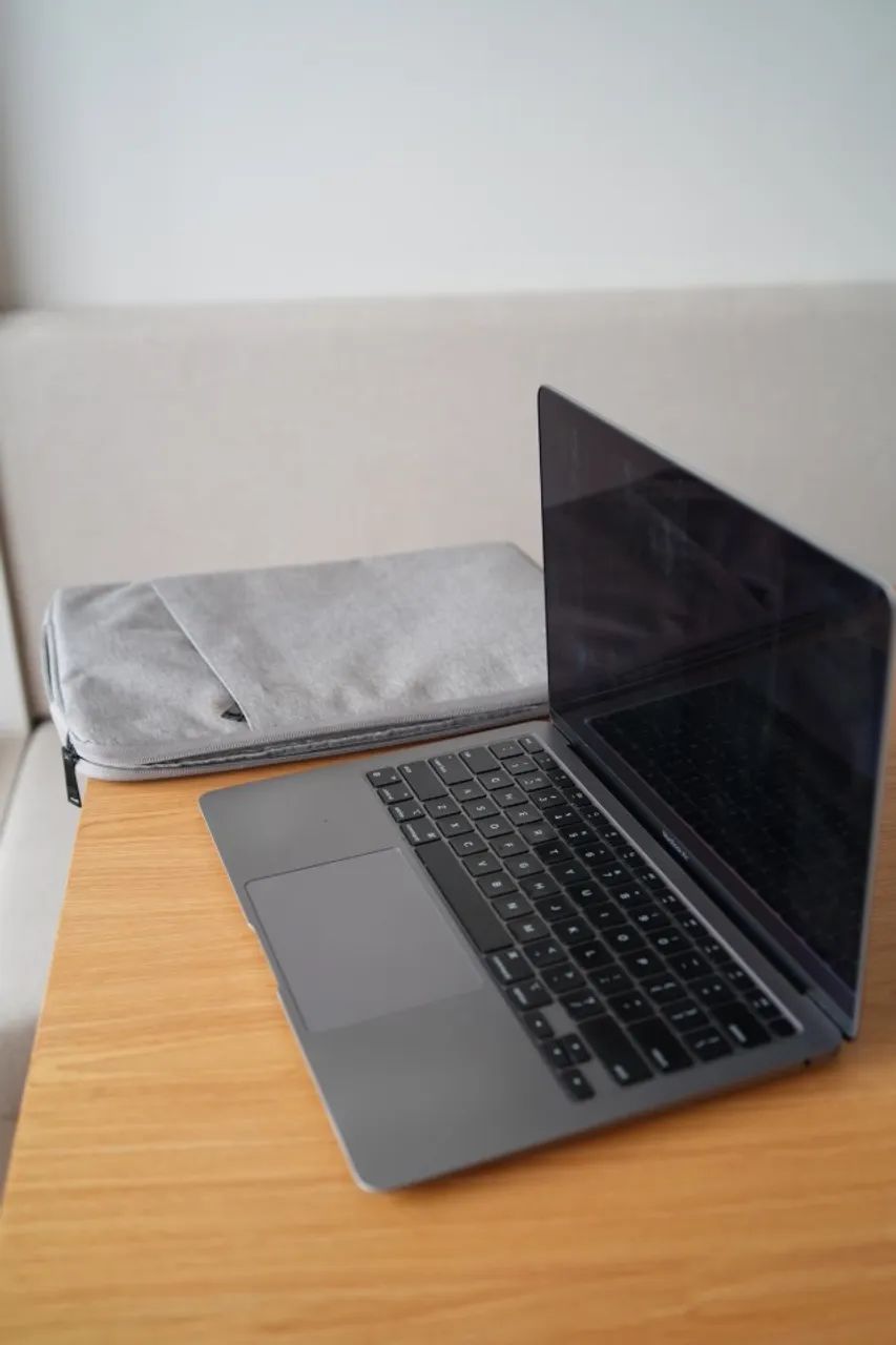 Macbook Air M1, 8gb, Ssd 256gb - Super Conservado Com Capa 