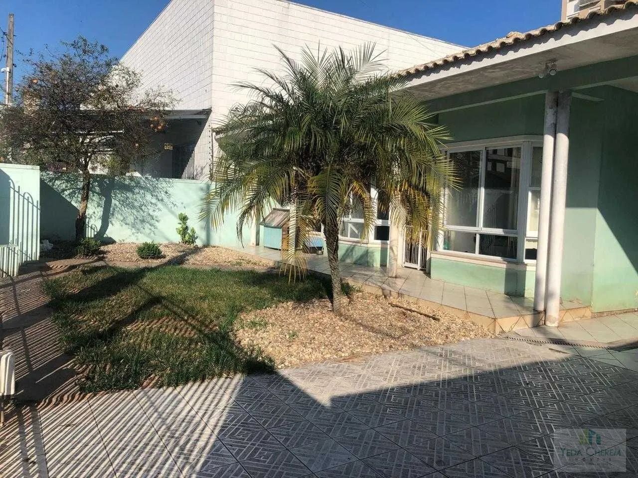 Casa no Abraão com viabilidade de 5 pavimentos