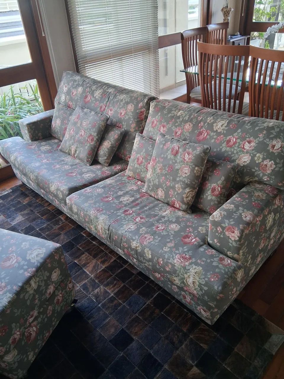 Lindo sofá floral