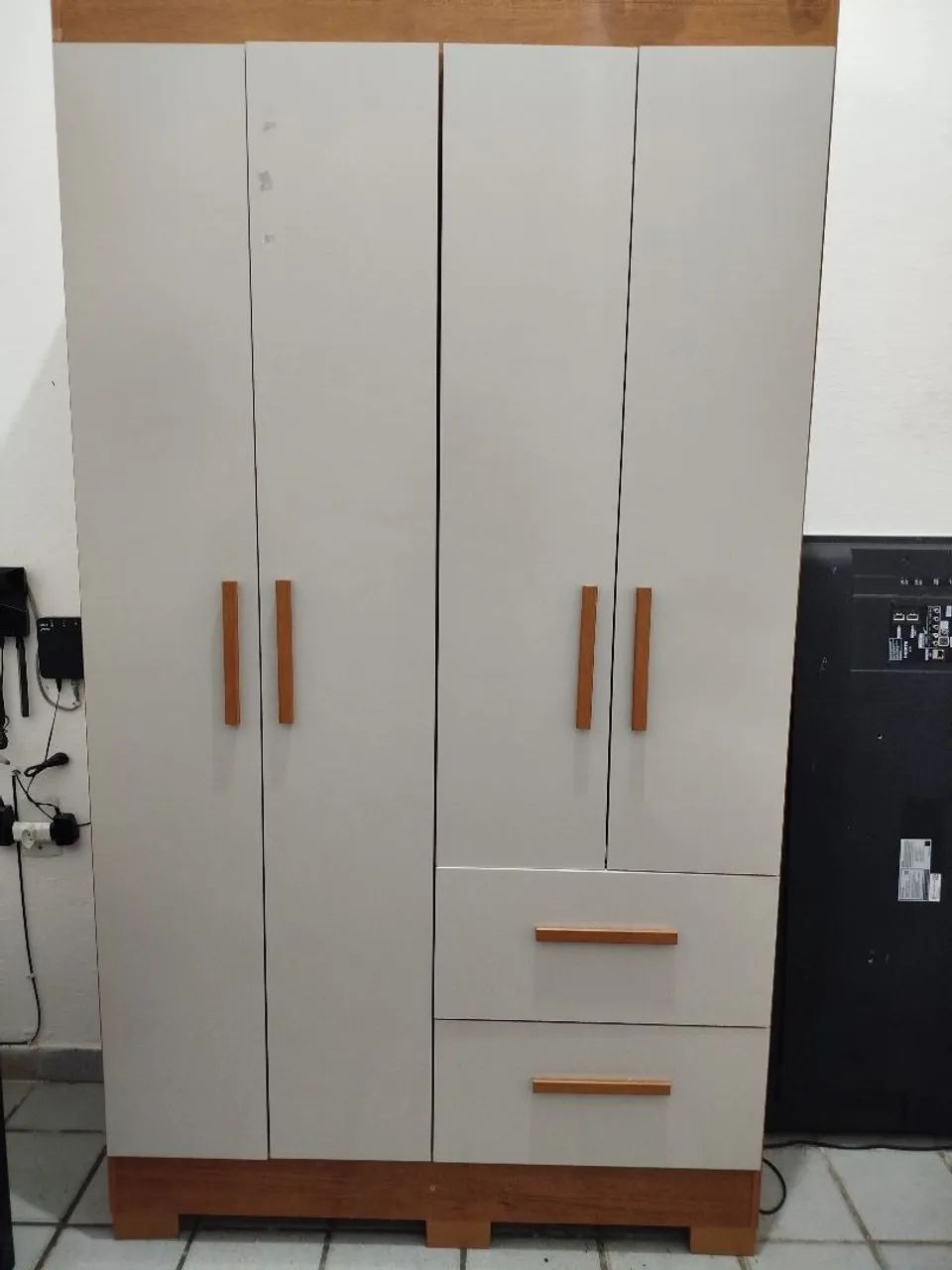 Vende-se guarda roupa 