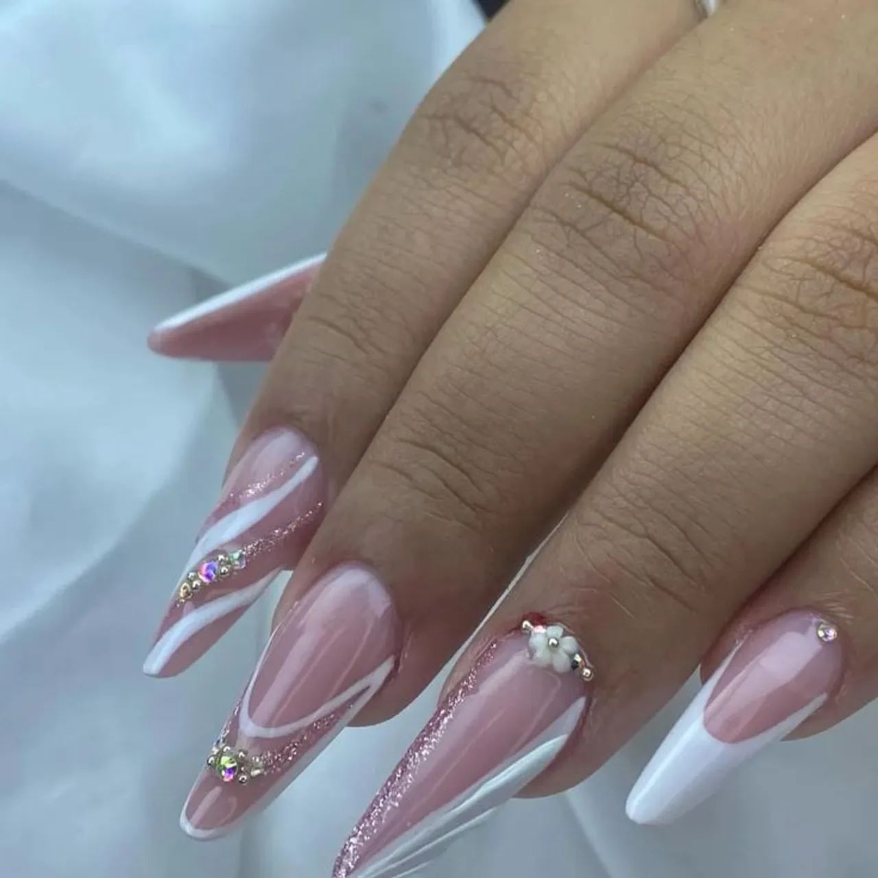 Aplicação de Gel / Extensão de Unhas - Apenas Taxa de Material - Foto 3