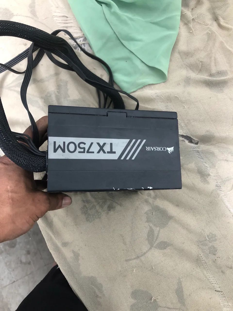 Fonte corsar  tx750w  só está cabo ide