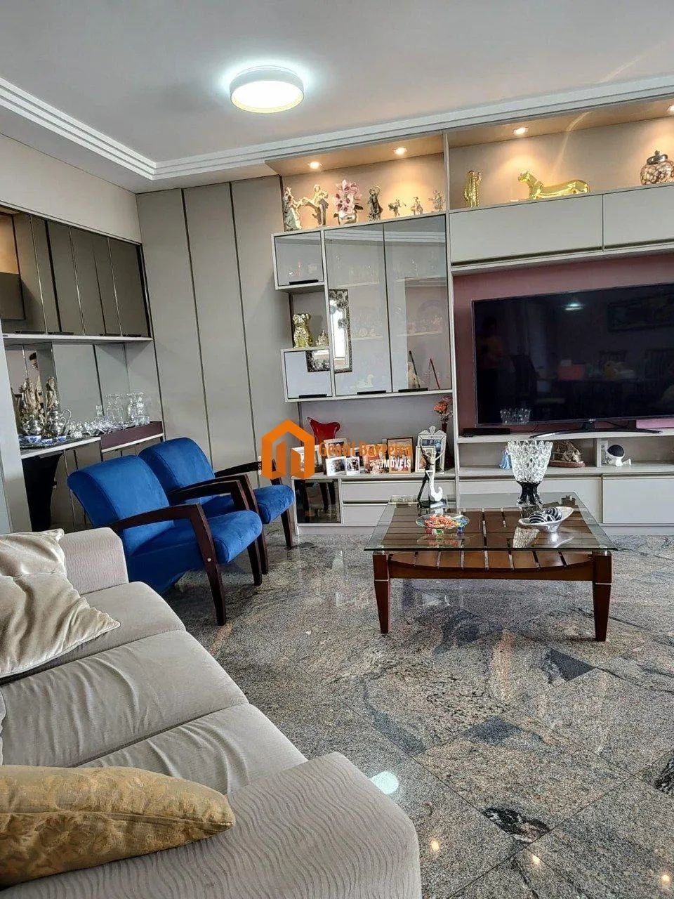 Apartamento amplo e sofisticado no Joaquim Távora
