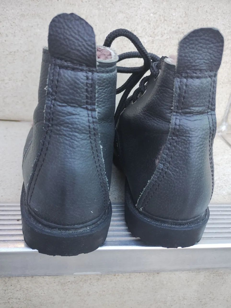 Bota infantil forrada internamente em lá  - Foto 3