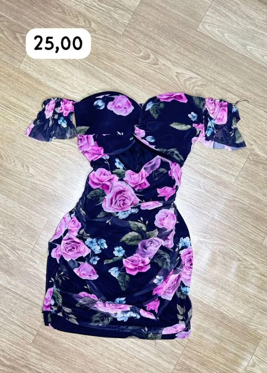 Vestidos com detalhes nas costas.  - Foto 4