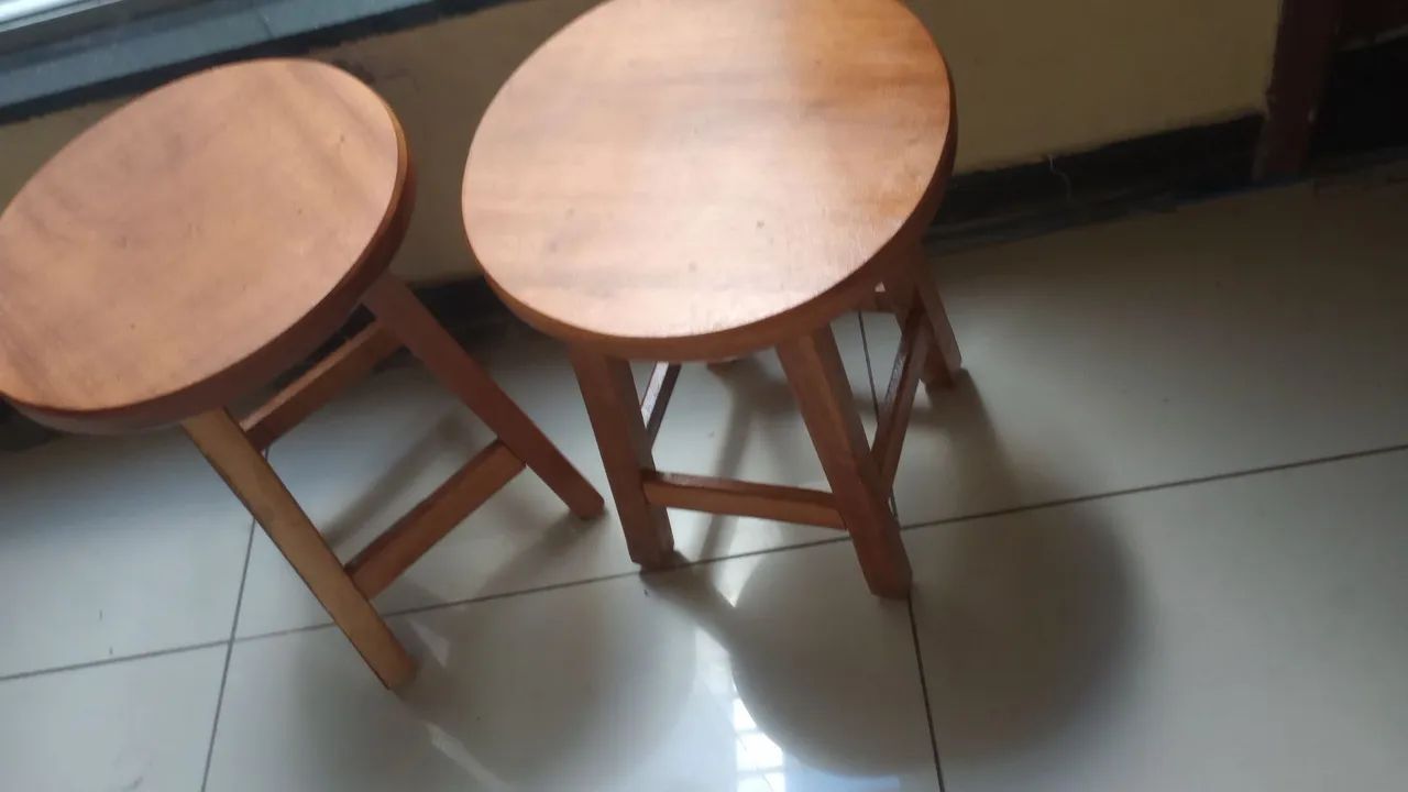 Mesa Dobrável e cadeira e bancos - Foto 5