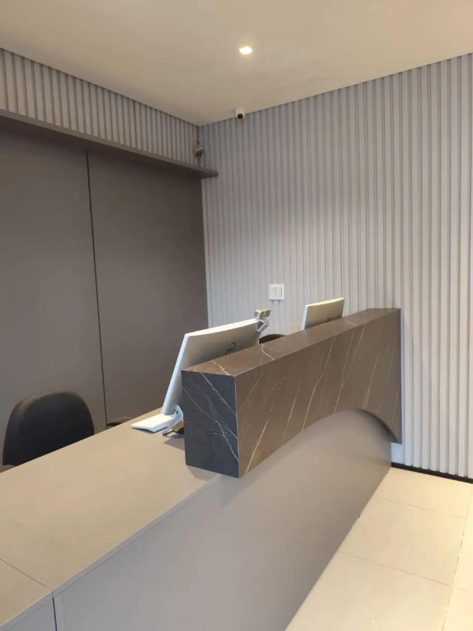 Vendo recepção balcão e gavetas 