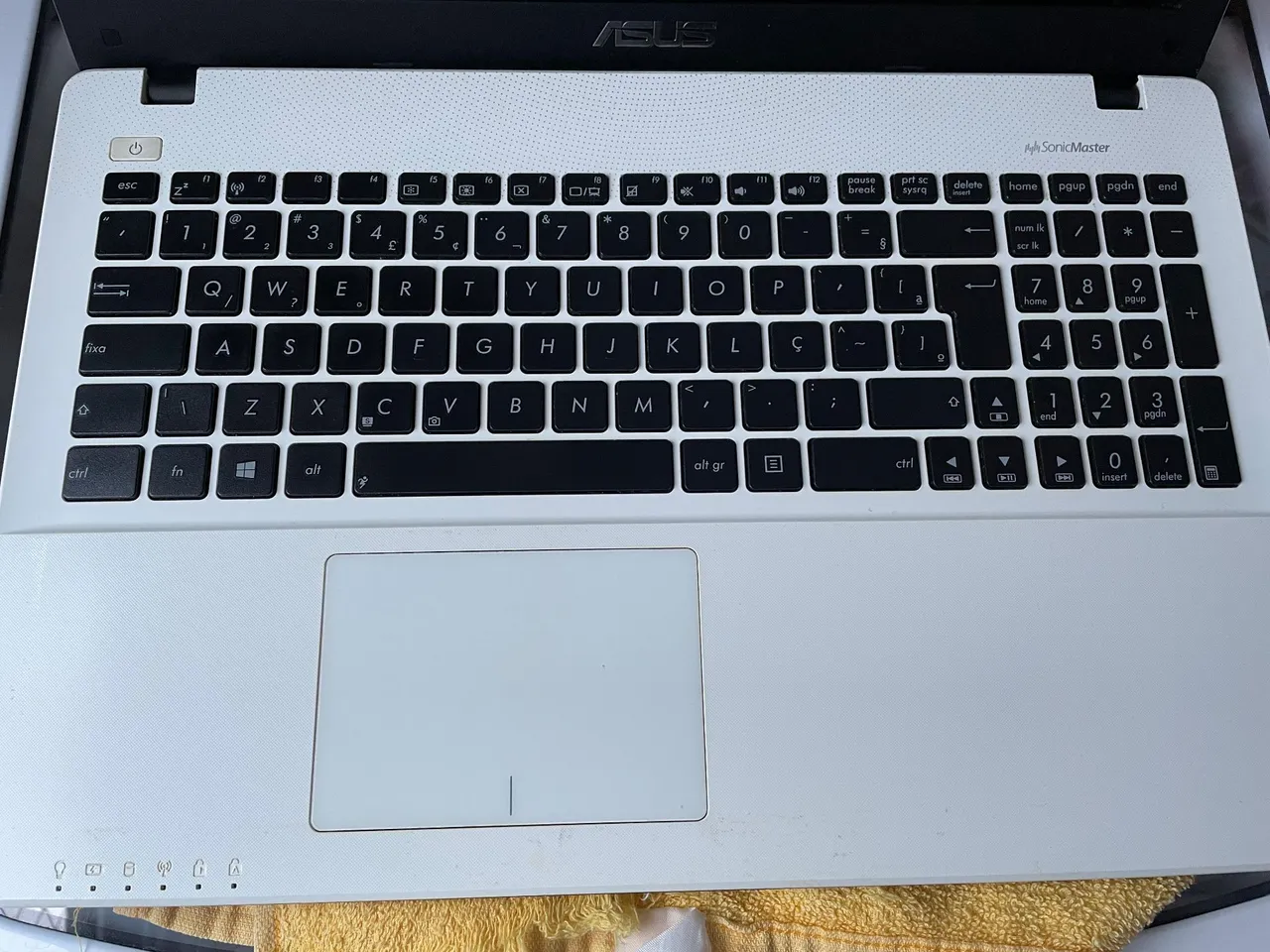ノートパソコンASUS X550C Notebook 15.6pol - Asus X550CA - Preto/Cinza - X550CA-BRA-XX500H - Waz