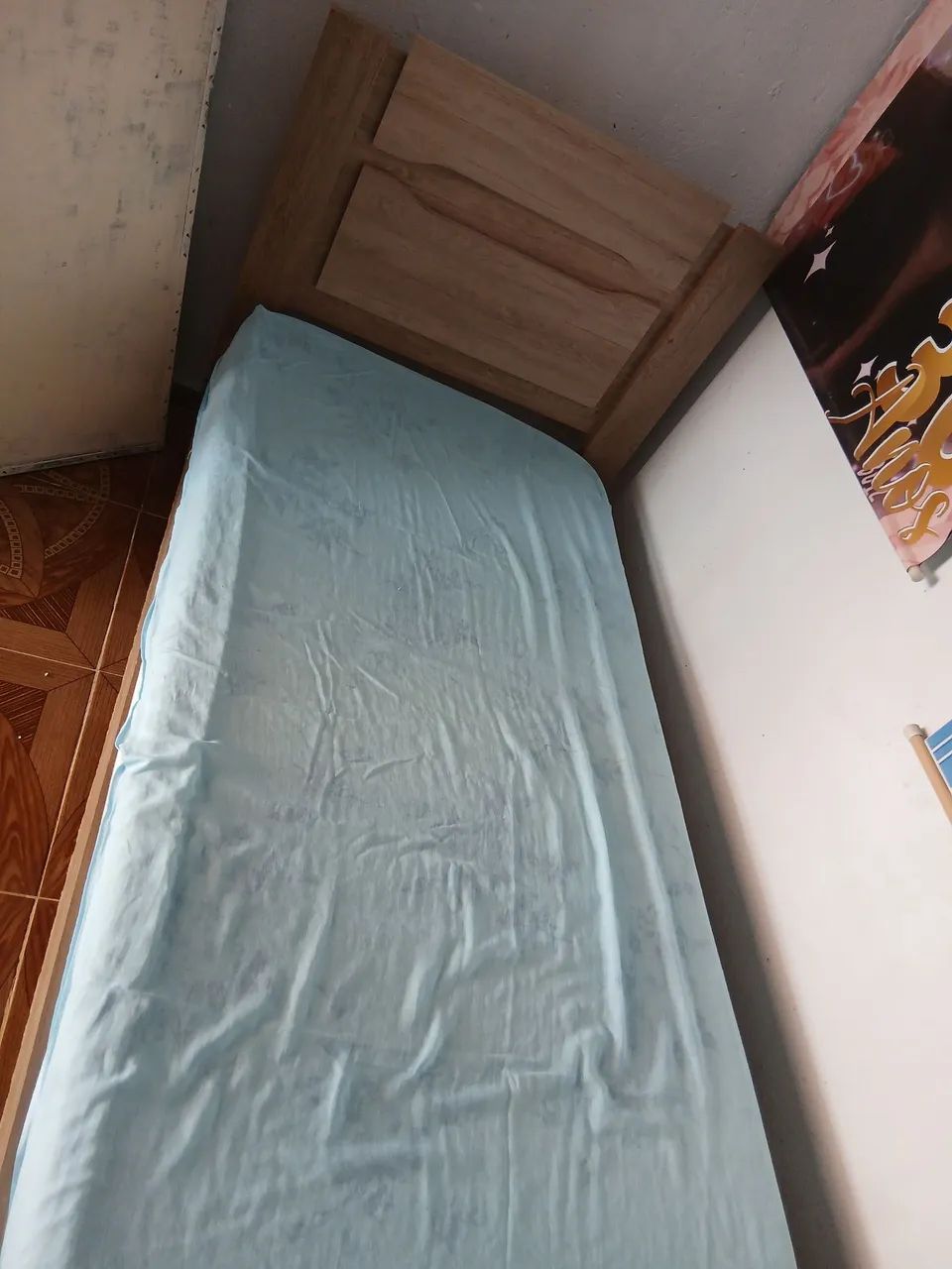 Vende-se...Cama e colchão solteiro.  - Foto 2