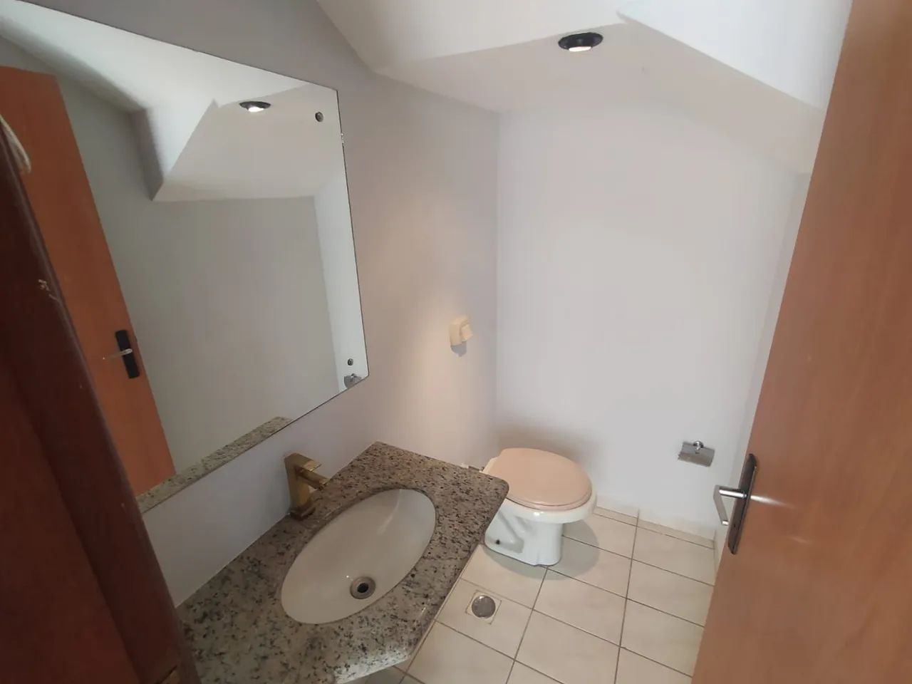 Aluga-se Sobrado com 3 Quartos e Churrasqueira no Setor Sudoeste  - Foto 15