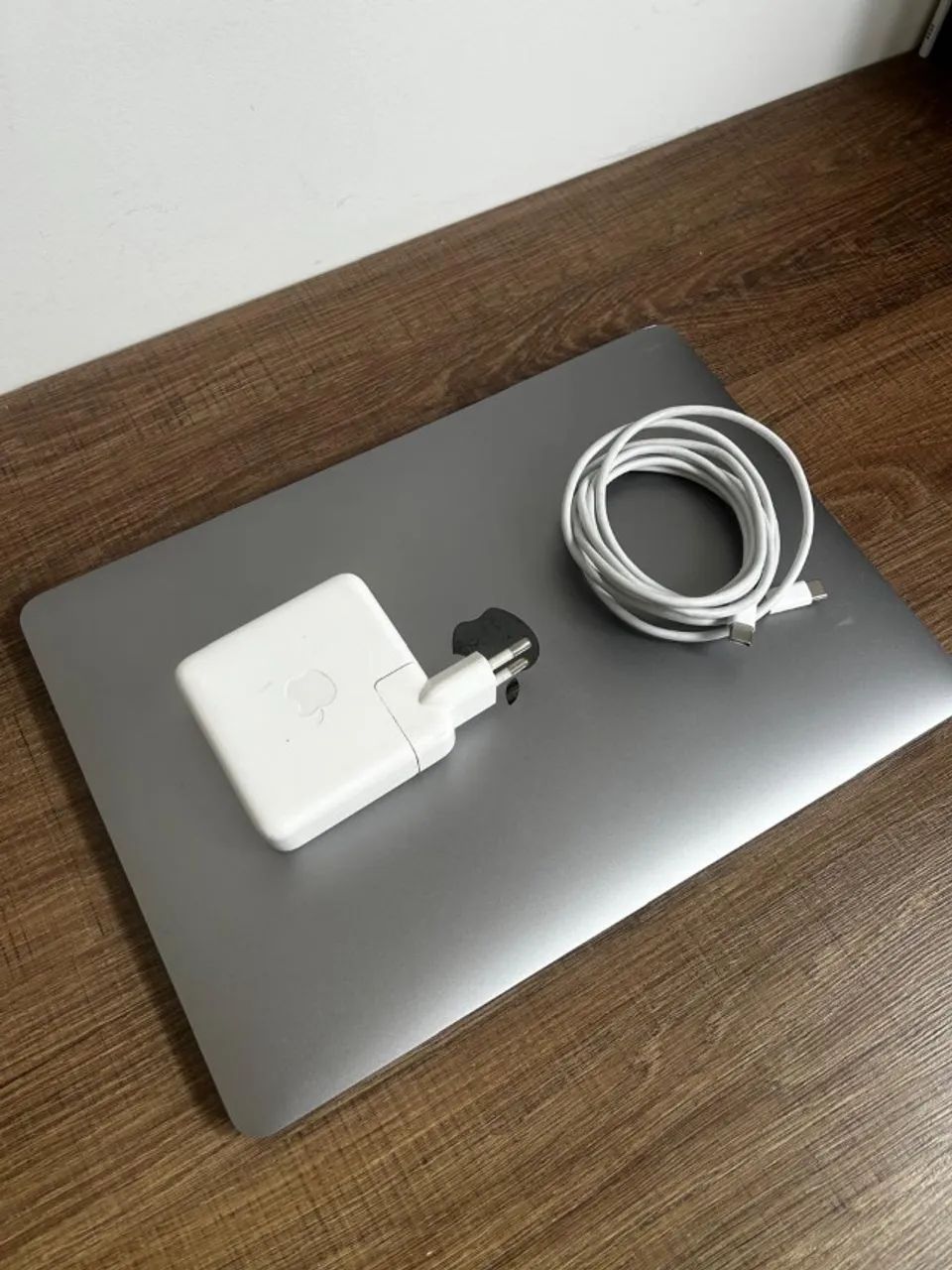 MacBook Pro 2017 com cabo flat da tela com problema