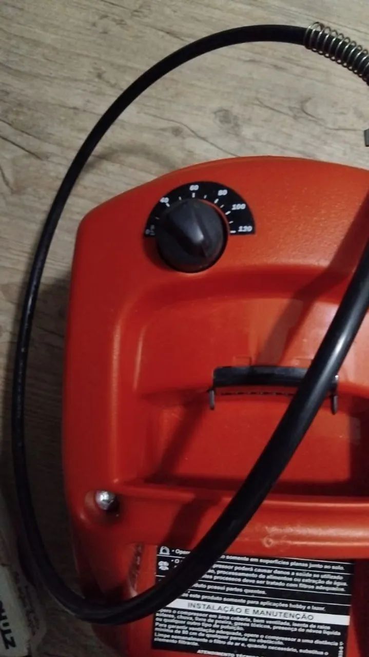 AIR COMPRESSOR