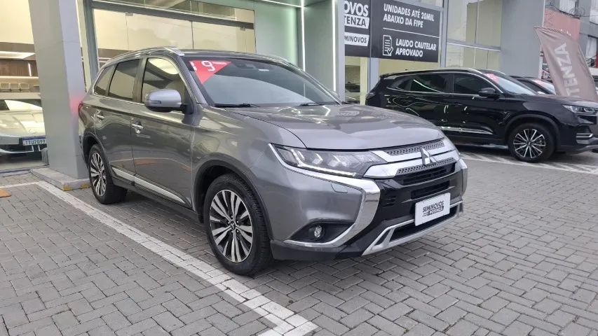 Mitsubishi Outlander OUTLANDER HPE-S 2.2 Diesel 4x4 Aut. 2019