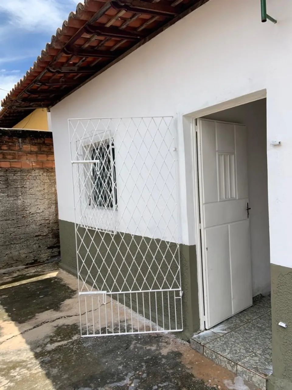 Alugo casa em Timon bem localizada.