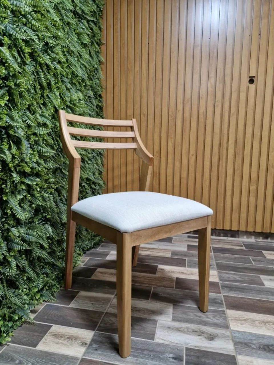 Cadeira de Jantar Bella Madeira Maciça 