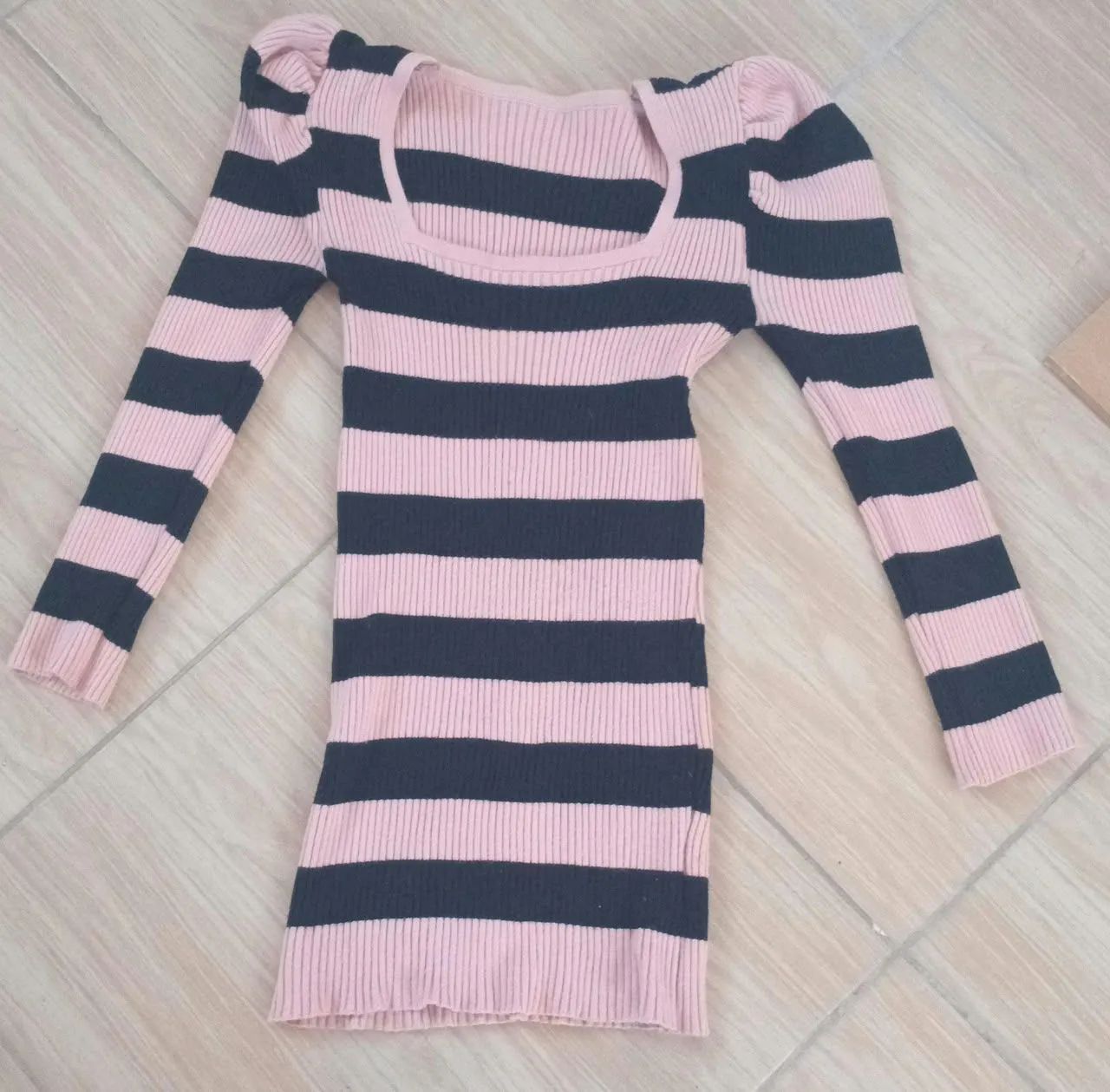 COMBO 4 VESTIDOS POR 150,00  - Foto 2
