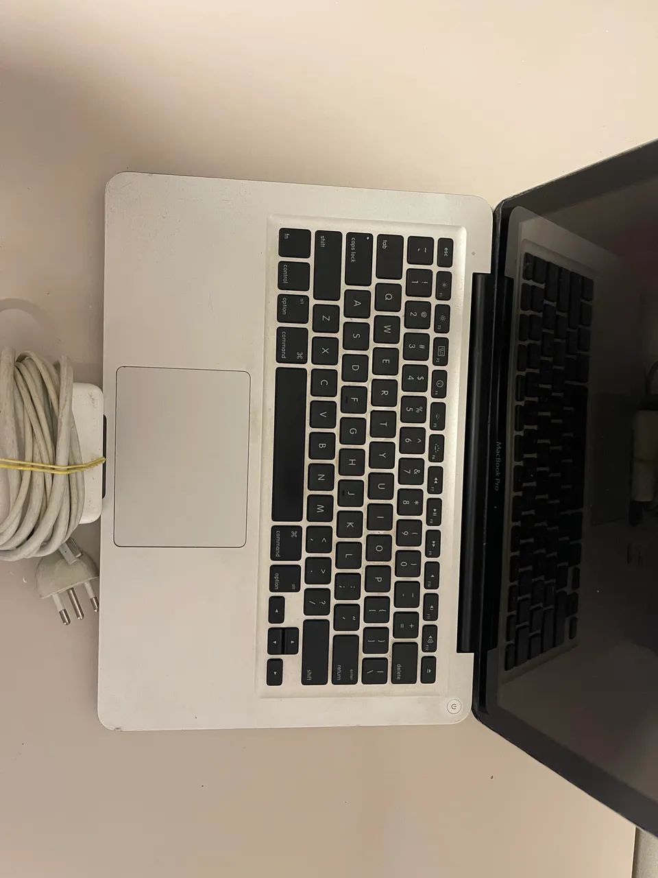 MacBook Pro Cinza - Excelente Estado - Não Liga (Possível Bateria) - Foto 2