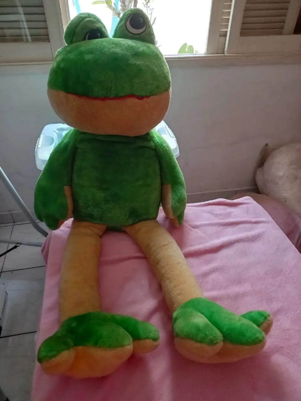Sapo pelucia gigante reliquia anos 90 2000