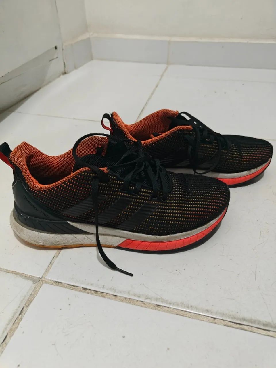 Tênis ADIDAS 
