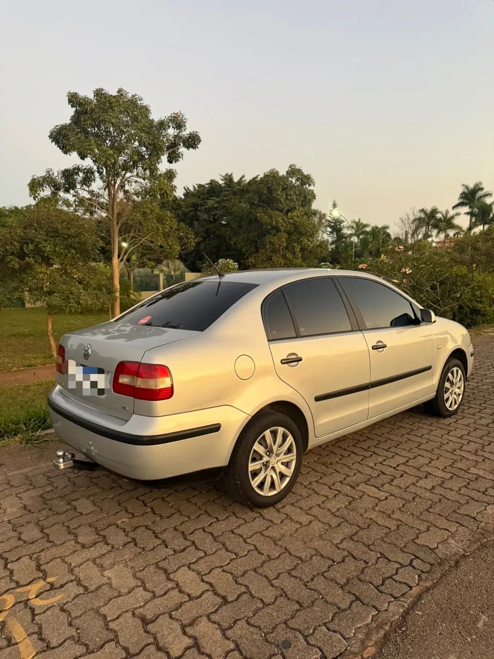Volkswagen Polo Sedan 1.6 MI 101cv 8V 4P 2005