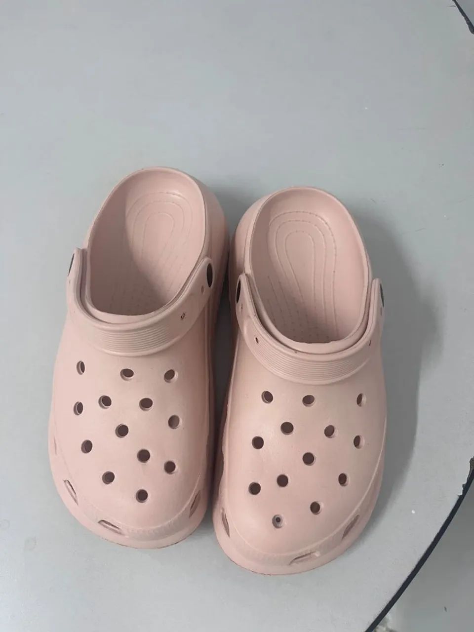 Vendo Crocs nova - Foto 2