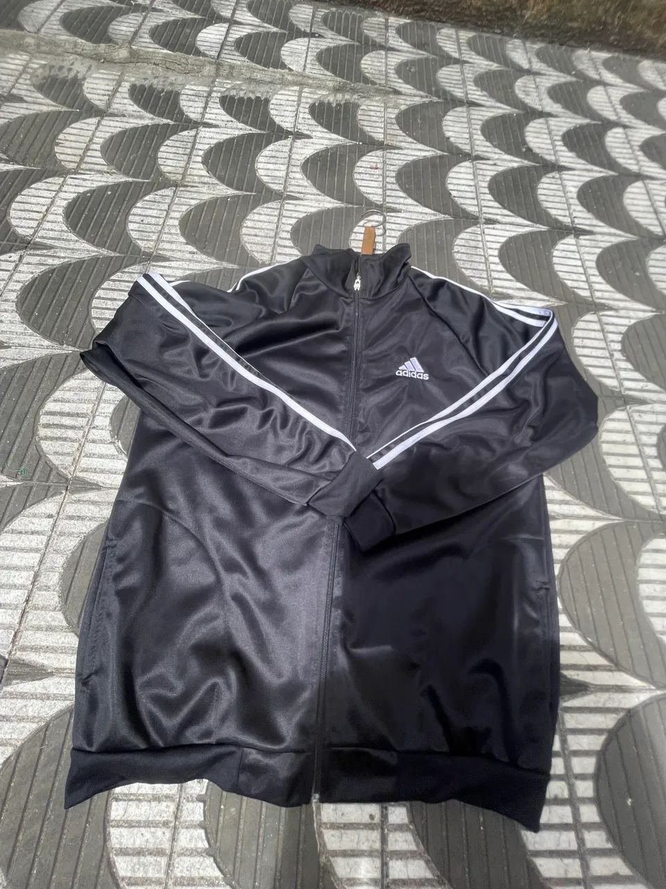 Moletom adidas preto