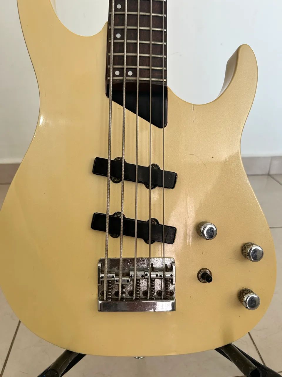 Washburn MB-5 Mercury Series (1992) - 5 Cordas + Case Rígido