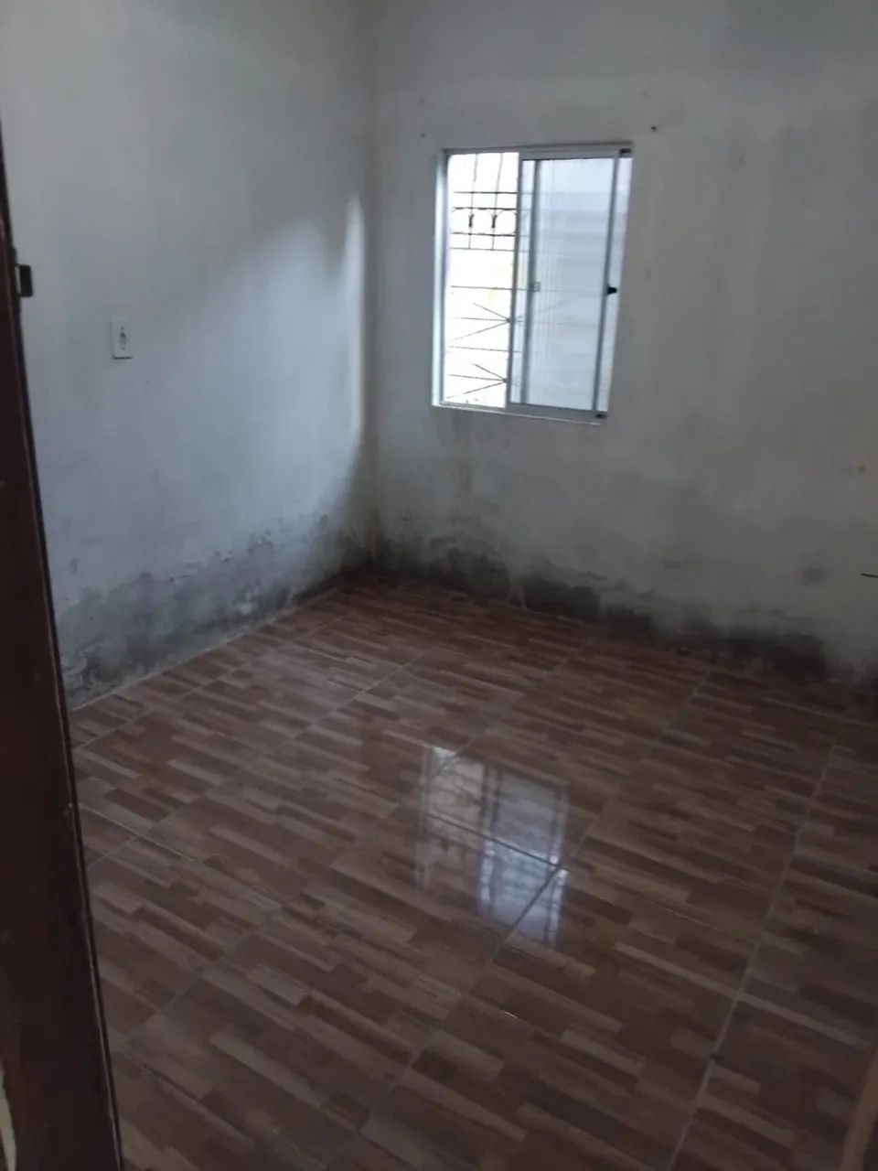 Vende-se sitio ( 2 casas uma em cima da outra)