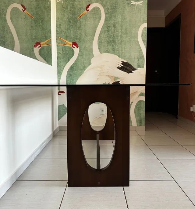 Mesa de Jantar com tampo de vidro e base de madeira - Foto 3